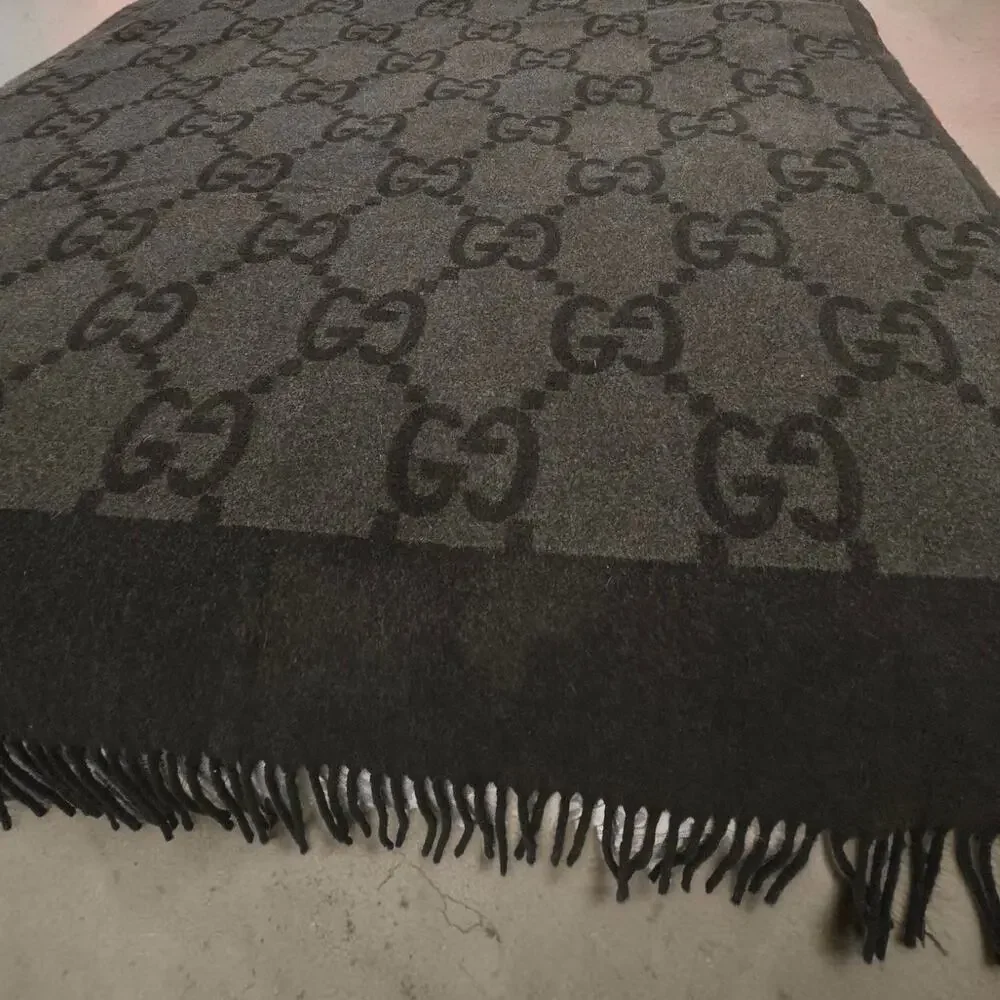 Gucci GG Monogram Throw Blanket Wool Cashmere Black Gray Italy 72x58 Box